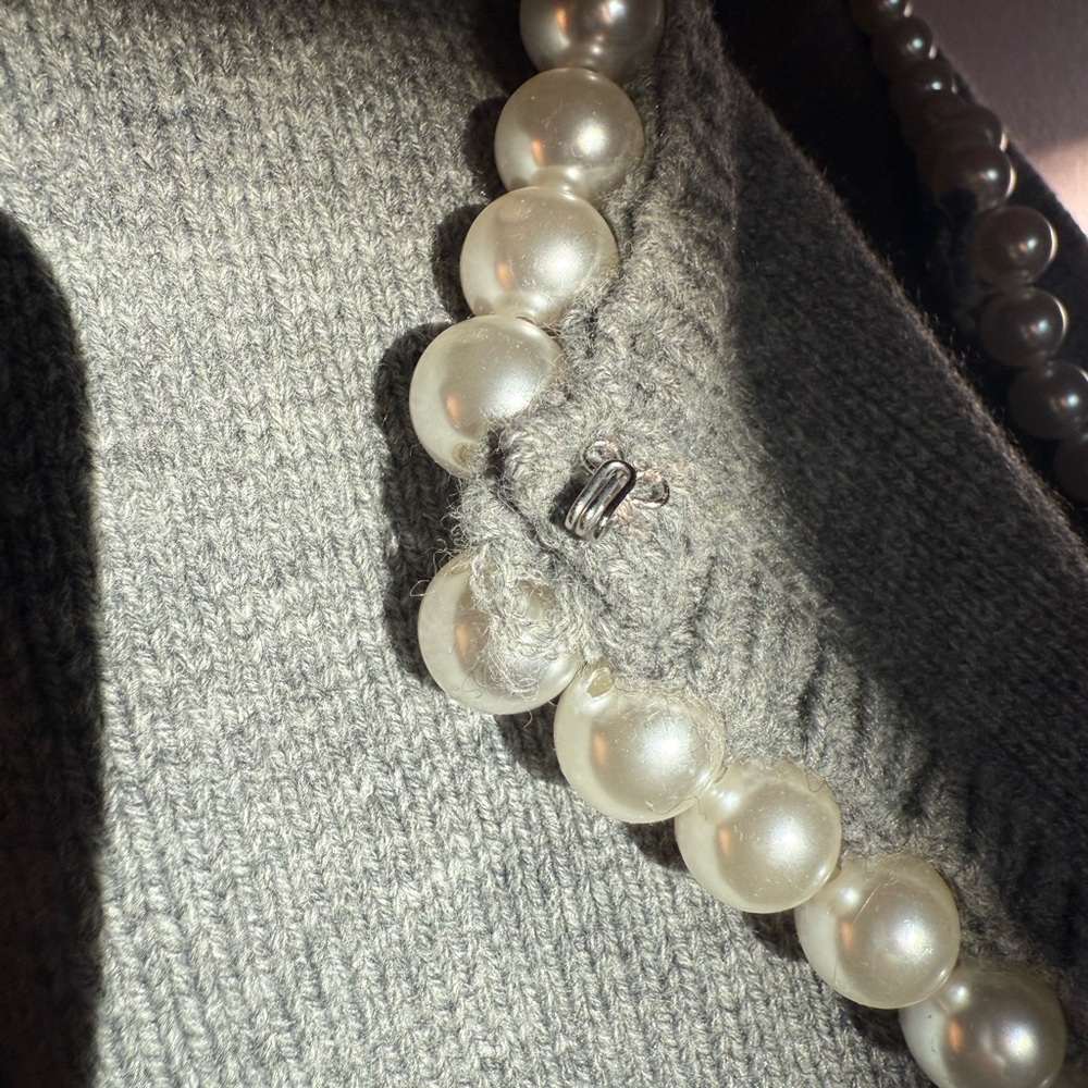 Commense Pearl Trim Ripped Hem Cardigan - Picture 9 of 16